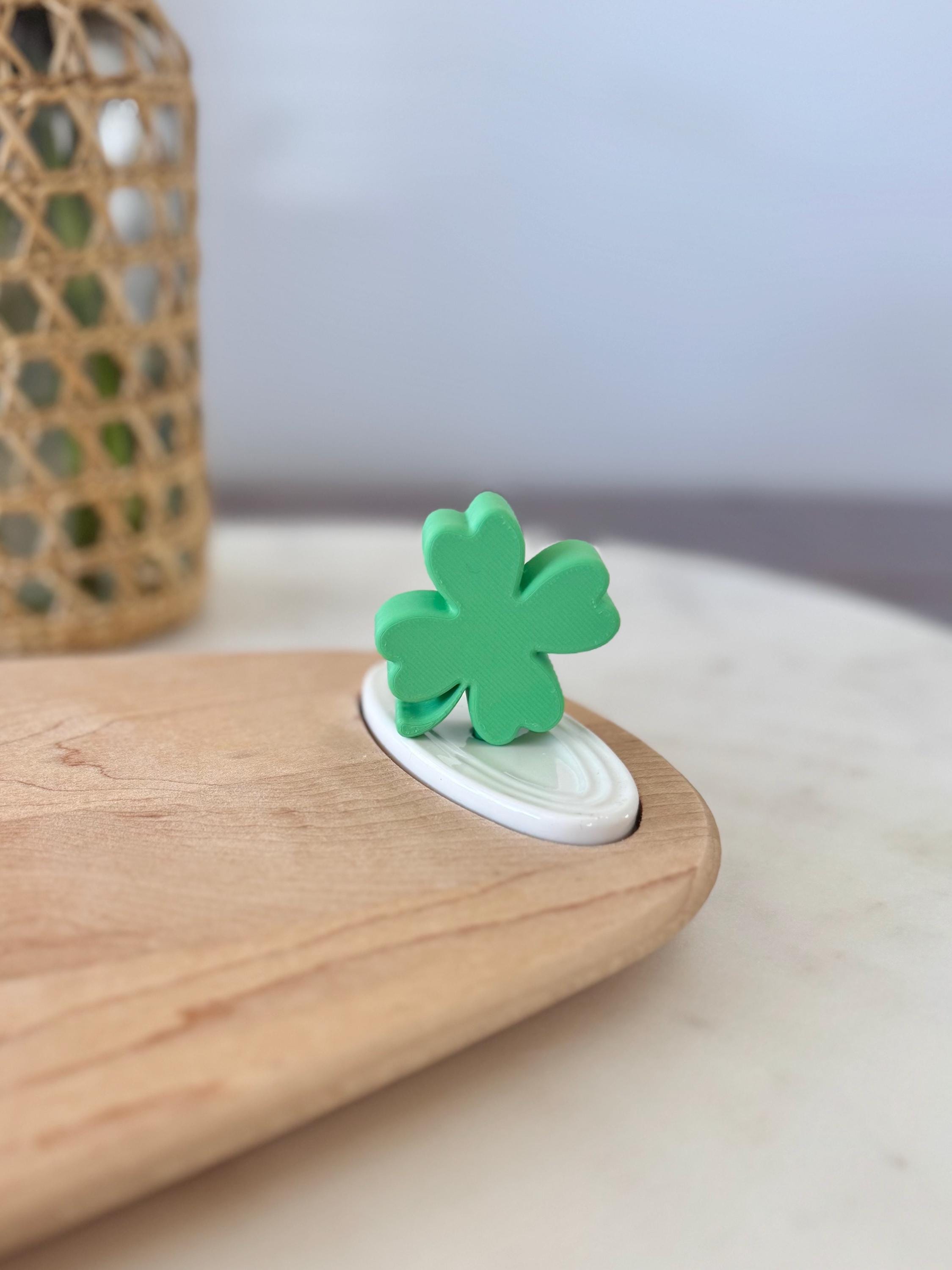 Four Leaf Clover Shamrock - Serving Dish Decor - Nora Fleming Mini Compatible