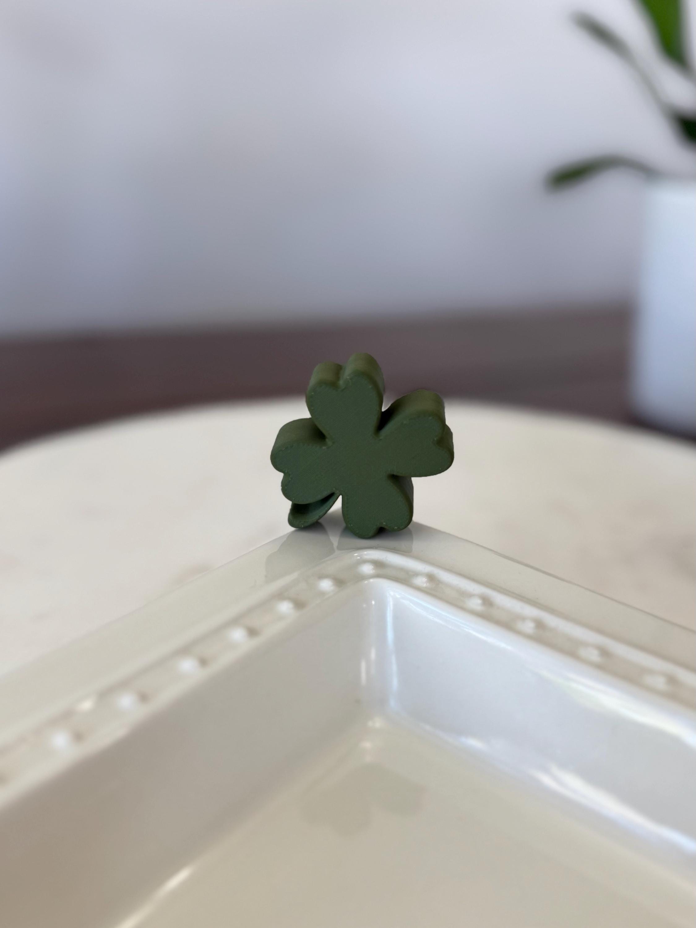 Four Leaf Clover Shamrock - Serving Dish Decor - Nora Fleming Mini Compatible